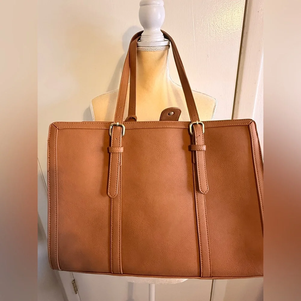 Elegant Tan Faux Leather Tote Bag - Picture 9 of 9